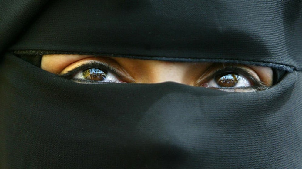 Peçeli Bir Kadının Dünyayı Nasıl Gördüğünü Anlatan 9 Kare