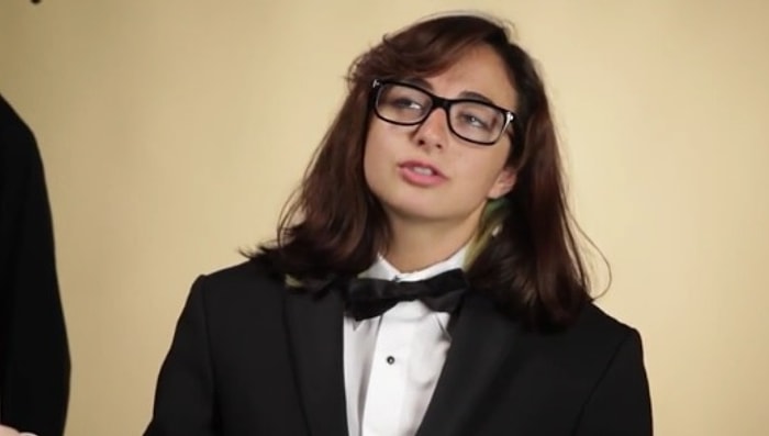 Hayatlarında İlk Defa Smokin Deneyen Kadınlar