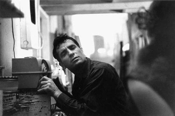 24. Jack Kerouac hayatı boyunca alkolikti, tercihi ise ucuz şaraplardı.