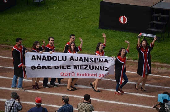 ODTÜ'de Gelenek Bozulmadı: İşte Her Biri Göndermeyle Dolu 84 Mezuniyet Pankartı