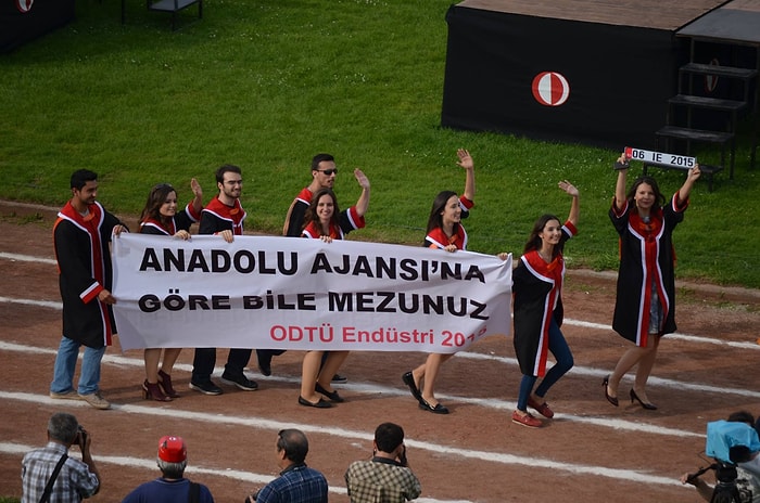 ODTÜ'de Gelenek Bozulmadı: İşte Her Biri Göndermeyle Dolu 84 Mezuniyet Pankartı