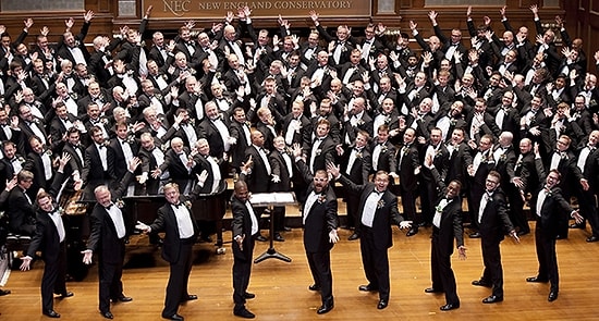 İstanbul'da Müzik Kazandı: Boston Gay Men's Chorus Konserini Binlerce Kişi Ücretsiz İzledi