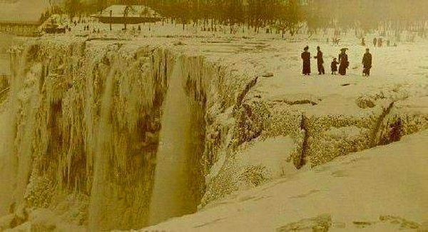 52. Soğuktan dolayı donan Niagara Şelalesi, 1848