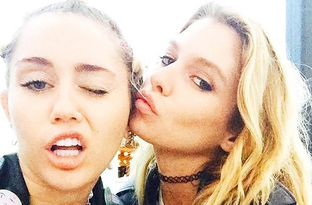 Miley Cyrus ve Stella Maxwell ikilisinin diğer resimleri ...