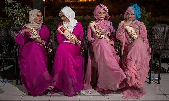 10 Karede Müslüman Kadınların Güzellik Yarışması "Miss Muslimah"