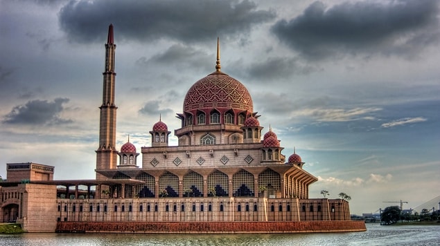 11. Putrajaya Camii, Putrajaya, Malezya