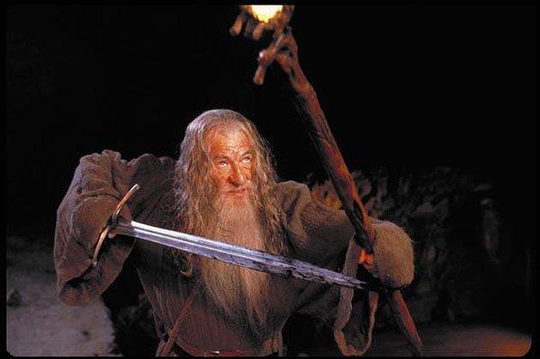 7. Ve yine Melisandre’nin etkin rol almasıyla Gandalf resmen boşa çıkabilir.