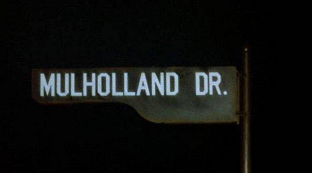 14. Mullholland Dr. (Mullholland Çıkmazı), 2001