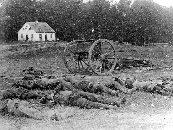 12. Savaş 1865 yılında bittiğinde 700 bin kişi hayatını kaybetmişti.