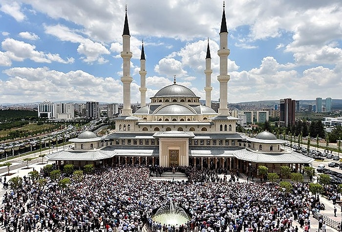 Cumhurbaşkanlığı Sarayı'nın Camisi Açıldı