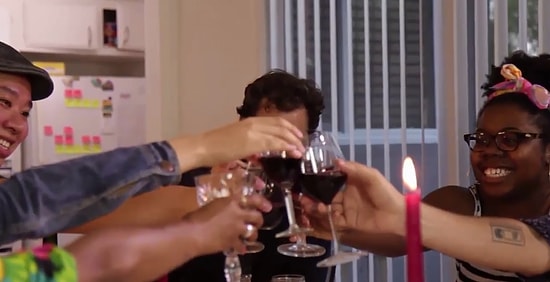 Büyüklere ilk Defa Yetişkin Gibi Yemek Daveti Veren Stajyerler