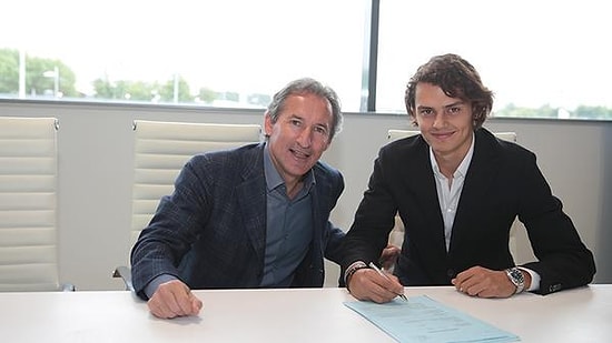 Enes Ünal, Manchester City ile Sözleşme İmzaladı