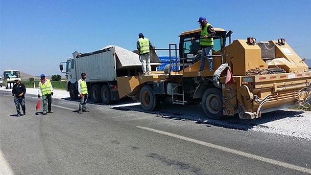 Bitmeyen yol çalışmaları yeniden başladı