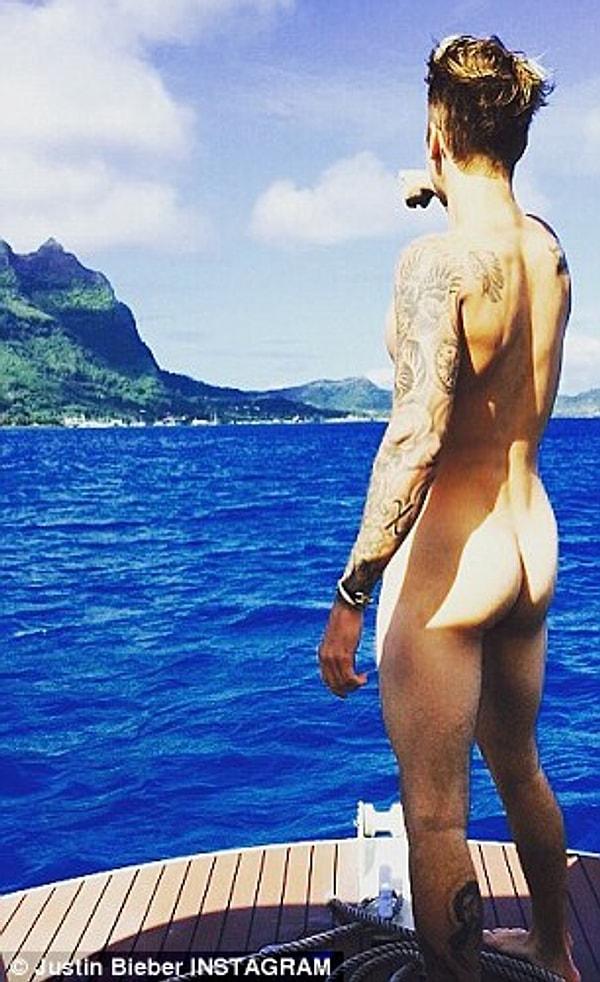 1. Justin, Bora Bora Adası'nda tatil yaparken sıkılmış olacak ki, popişinin fotoğrafını Instagram'dan paylaştı.