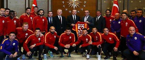 7. Galatasaray'ın AkSaray'da Cumhurbaşkanı Recep Tayyip Erdoğan'ı ziyaret etmesi...