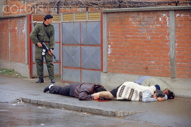11 Temmuz 1995 - Ratko Mladiç komutasındaki VRS (Bosna Sırp Cumhuriyeti Ordusu) birlikleri Srebrenitsa’ya girdi.