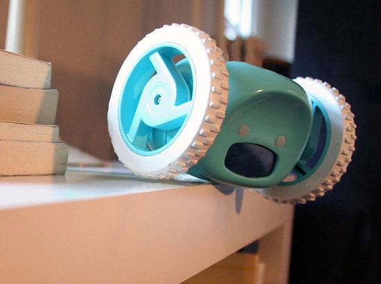 Saati Ertelemek İsteyenleri Peşinde Koşturacak Motorlu Çalar Saat 'Clocky'