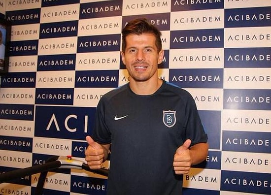 Emre Belözoğlu İmzayı Attı