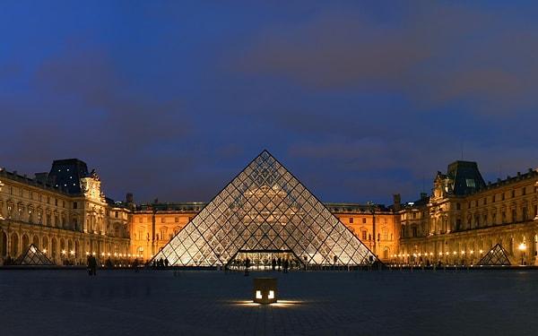 2. Louvre Müzesi (Musée du Louvre)