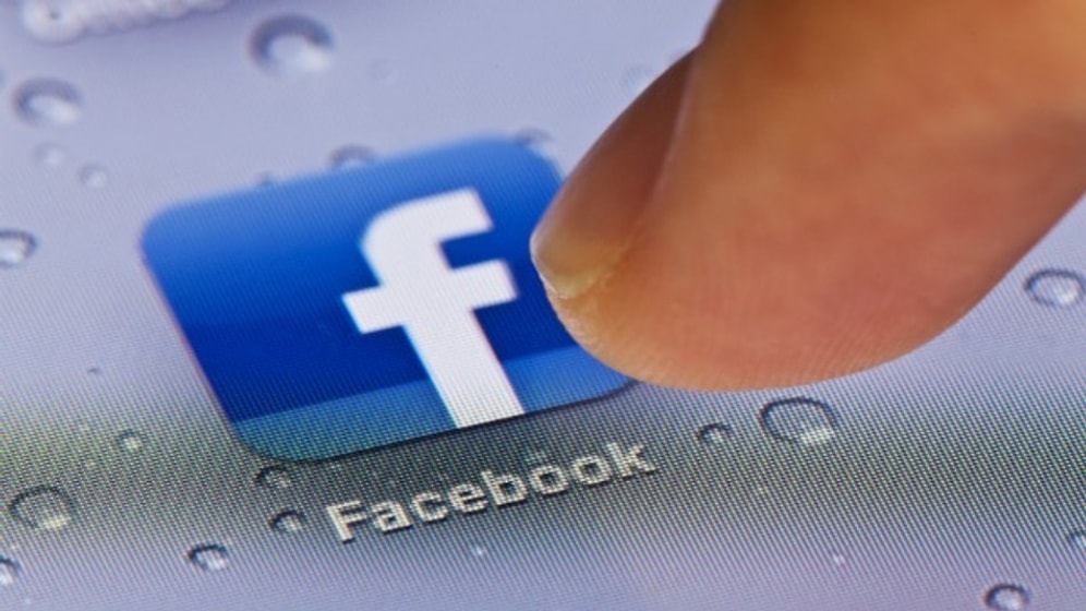 Facebook Arkadaşlık Talebi İkonu Feminize Edildi
