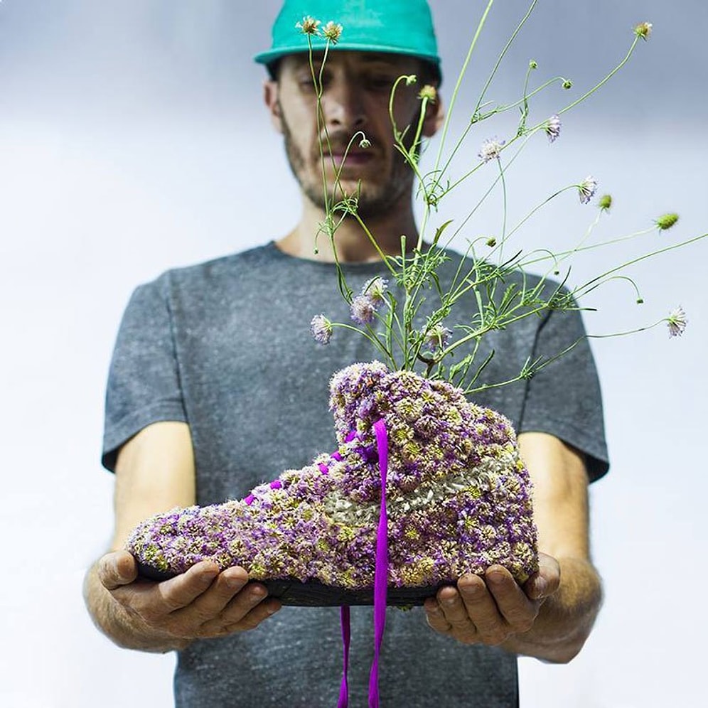 Kullanılmış Ayakkabıları Bahçeye Hatta Giyilebilir Bir Bahçeye Dönüştüren Sanatçıdan 16 Hayran Olunası Çalışma