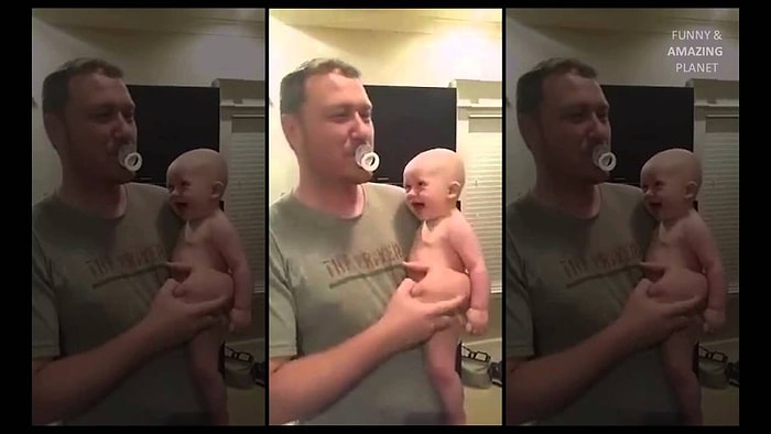 Babasının Emzikle Oynaması Çok Hoşuna Giden Bebekten Kahkaha Tufanı