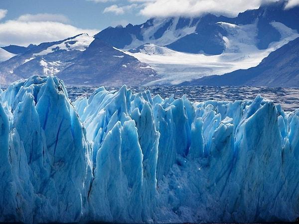 1. Patagonya'nın Los Glaciares Milli Parkı'nda bulunan Upsala Buzulları'nı uzaktan seyretmek bile yeter.