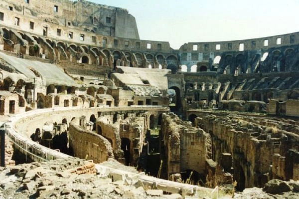 476: 800 yıllık egemenlikten sonra Batı Roma İmparatorluğu'nun çöküşü. Modern Avrupa'nın başlangıcı