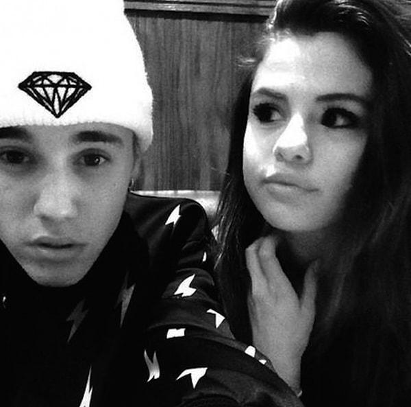 12. 2014’ün ikinci en çok beğenilen fotoğrafı ise Justin Bieber ve Selena Gomez ikilisine ait.(Tabi o zamanın ikilisi)