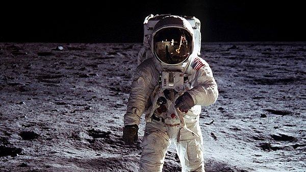 6. Gökyüzüne doğru yükselirken 19’uncu kilometreden itibaren astronot giysisi giymek gerekir. Çünkü bu mesafeden sonra basınç düşer.