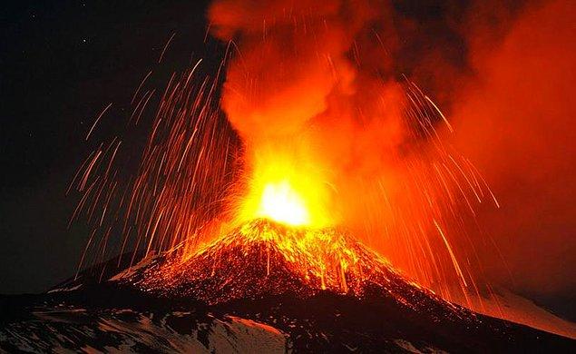 11. Dünyadaki aktif volkanların yüzde doksanı deniz altındadır.