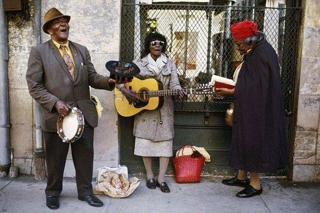 9. New Orleans’ın Sokak Şarkıcıları - Tony Ray-Jones (1971)