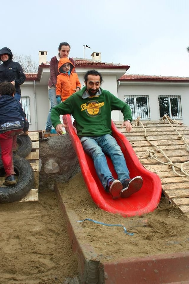 9. Oyun alanları hep beraber inşâ edilir, doğal olarak oyun keyfi de hep beraber çıkarılır.