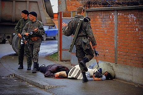 Srebrenitsa Katliamı'ndan Kan Donduran 17 Kare