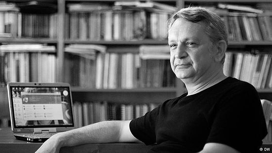 Özgür İnternet Mücadelesinin Öncülerinden Özgür Uçkan Hayatını Kaybetti