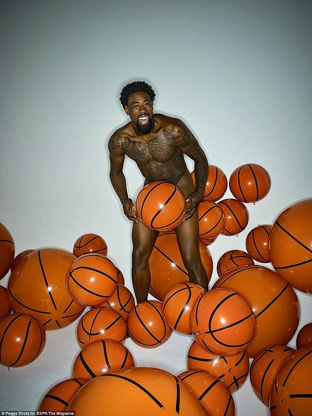Basketbol oyuncusu DeAndre Jordan da dergiye çıktı.