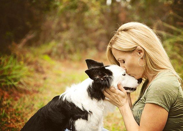 6. Köpeği olan kadınlar tutkuludur. Eğer köpeği olan bir kadınla ilişki yaşıyorsanız bunu iliklerinize kadar hissedebilirsiniz.