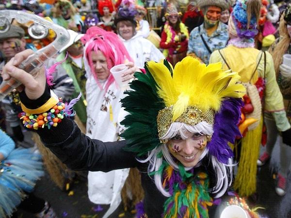 8. New Orleans sokaklarında Mardi Gras Festivali'ne katılabilirsiniz.