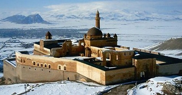 9. İshak Paşa Sarayı