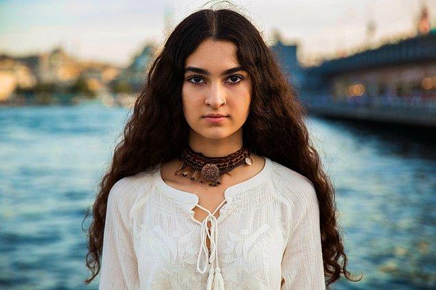 1. İstanbul - Türkiye - Kürt Kadını