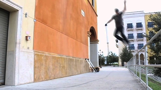 Bir Yerlerden Atlama Konusunda Aşırı Beceriksiz Olan İnsanlar