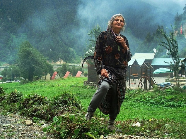 8. Coşkulu, heyecanlı, pratik ve zekidir Karadeniz kadını.