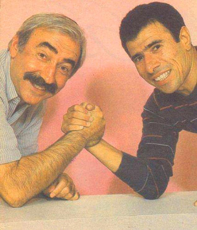 1. 1987 Şener Şen ve İlyas Salman`ın bilek güreşi...