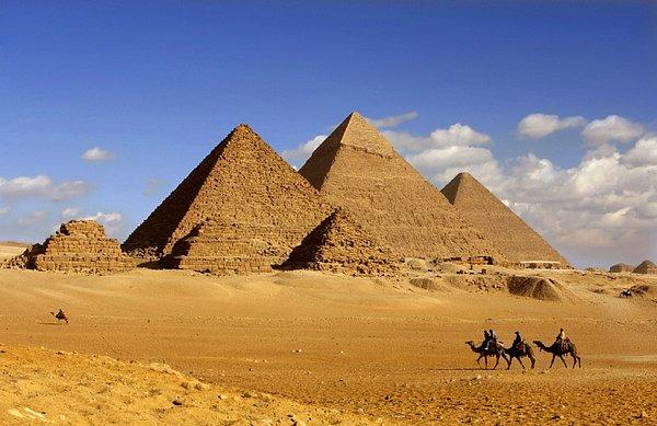 1 milyon yıl sonra – Rusmore dağı ve Giza haricindeki hiçbir büyük anıt ve yapı ayakta kalmayacak.