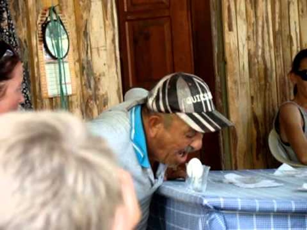 Yumurtaya "Miyav" Diyen Amca