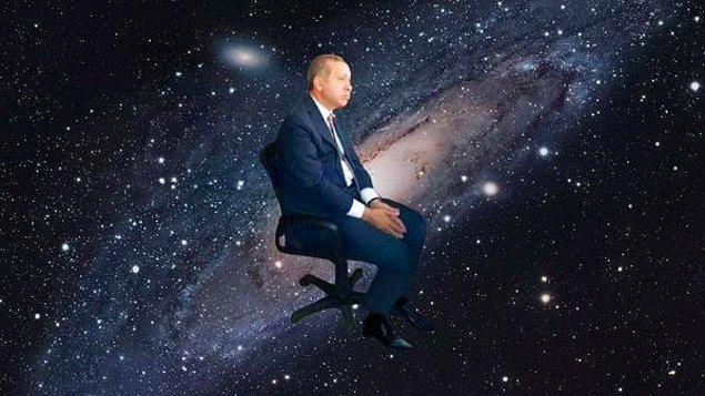11. Sense oturduğun koltukta, ellerini bacaklarının arasına sıkıştırıp, uzay boşluğunda süzülüp durursun.