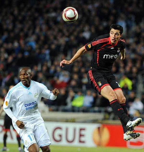 3. 2010 | Stephane Mbia, Oscar Cardozo (Marsilya - Benfica)