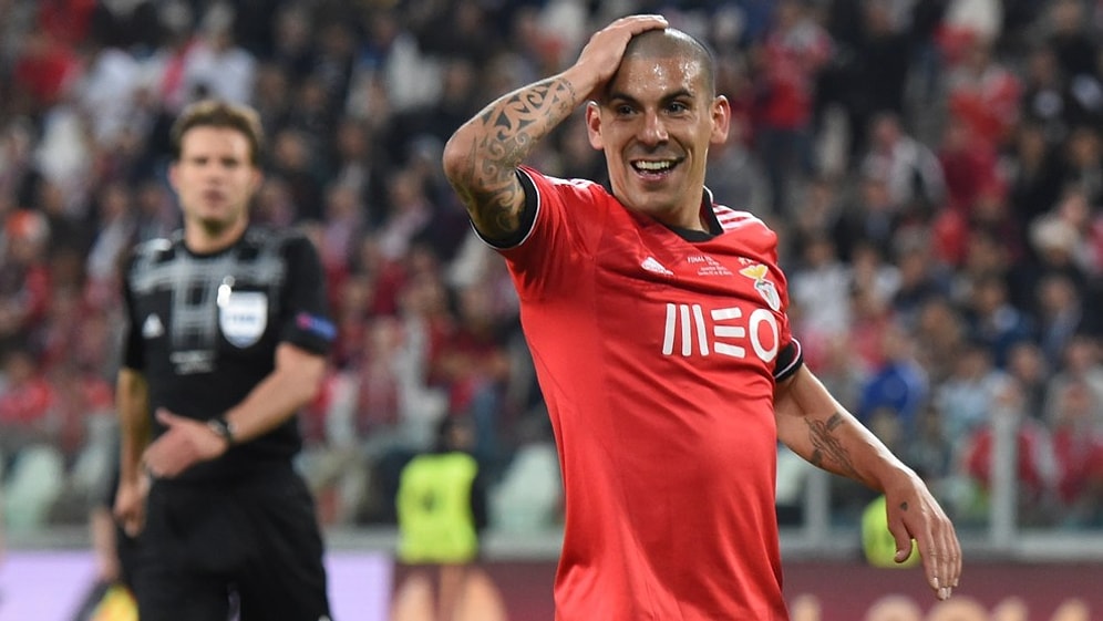 Maxi Pereira İmzayı Attı