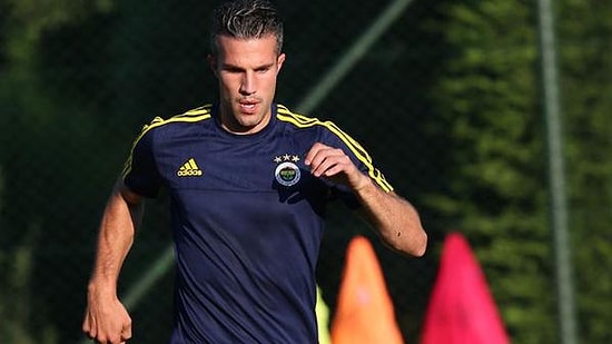 Van Persie, Van Gaal'i Bombaladı