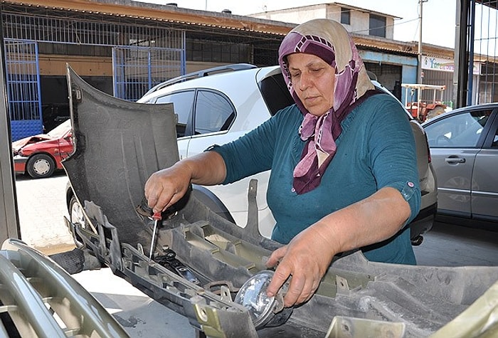 'Efeler Diyarı'nda Otomobiller Kadın Ustaya Emanet